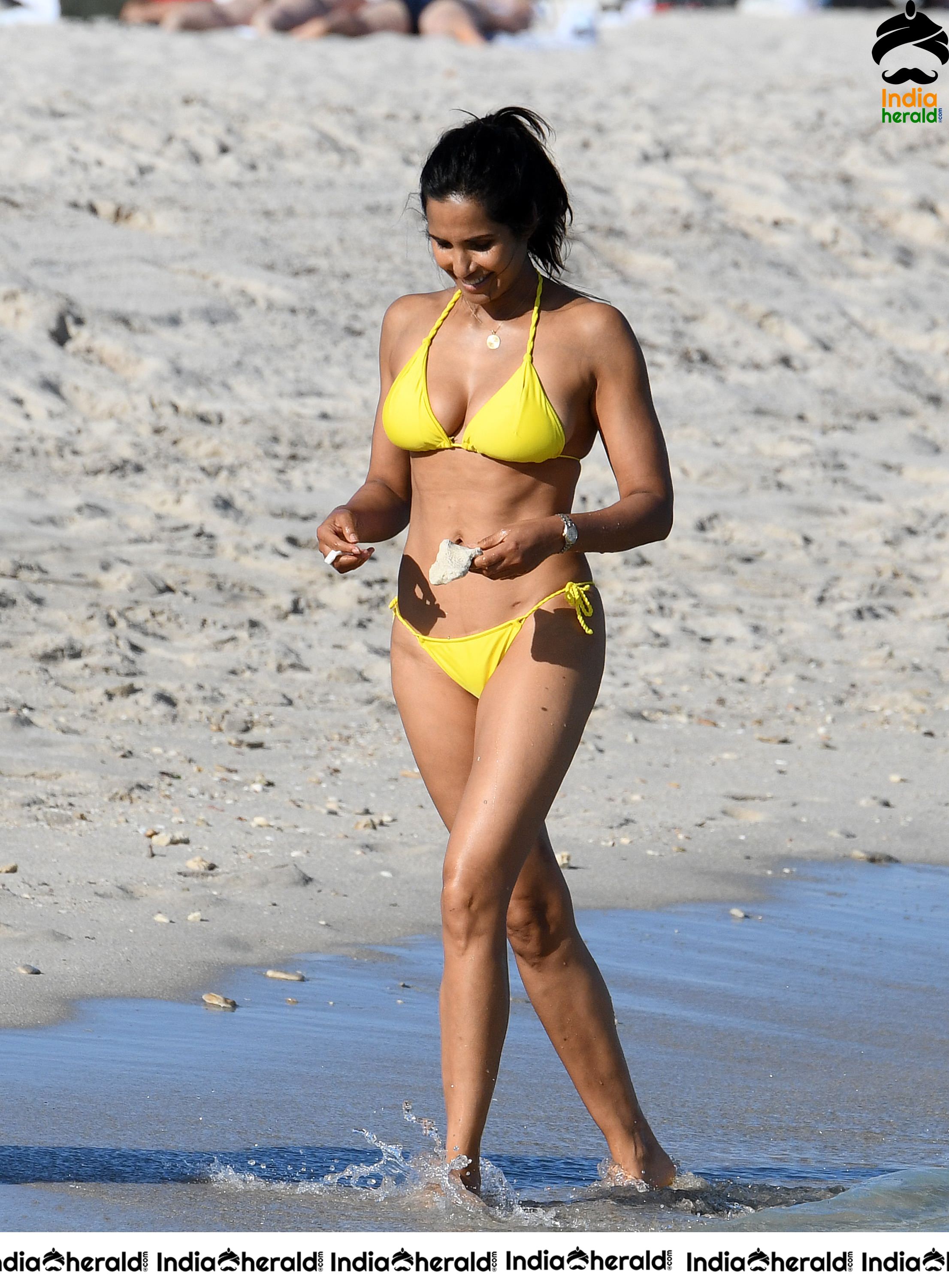 Padma Lakshmi In Hot Lace Bikini At Miami Beach Set 5