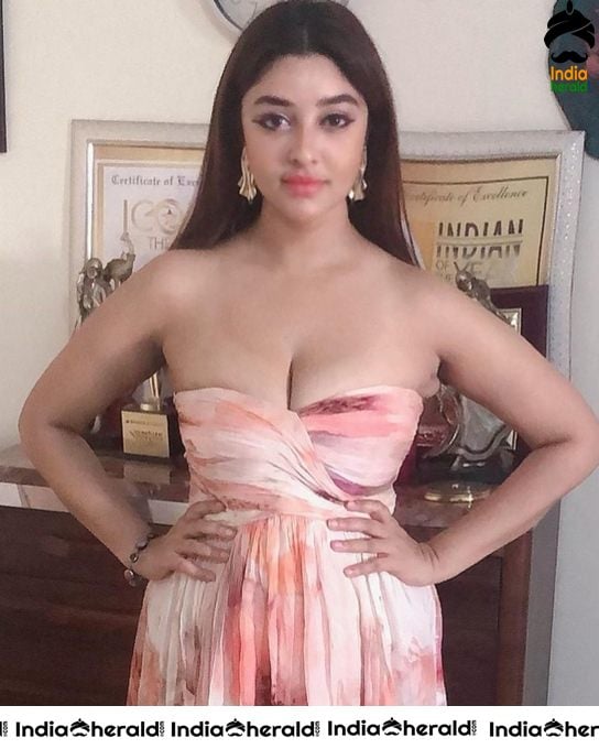 Payal Ghosh Hot Photos Compilation to tease your temptations Set 1