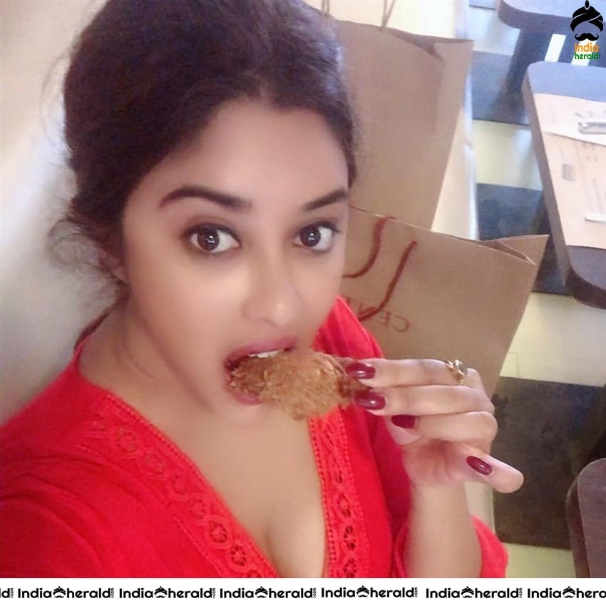 Payal Ghosh Hot Photos Compilation to tease your temptations Set 2