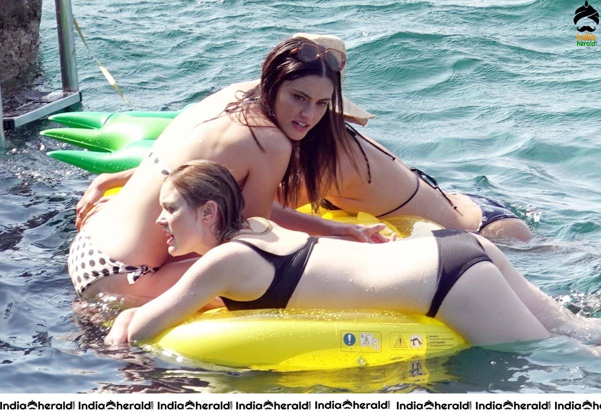 Phoebe Tonkin caught in Bikini on her Vacation in Capri