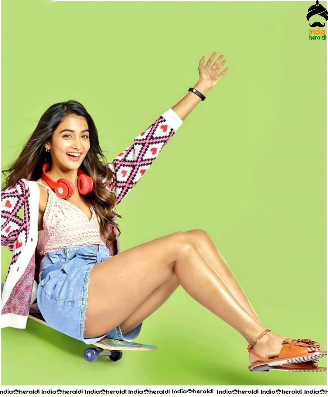 Pooja Hegde Flaunts her Curvaceous Hot Body and Exposes her Teasing Assets in these Photos Set 2