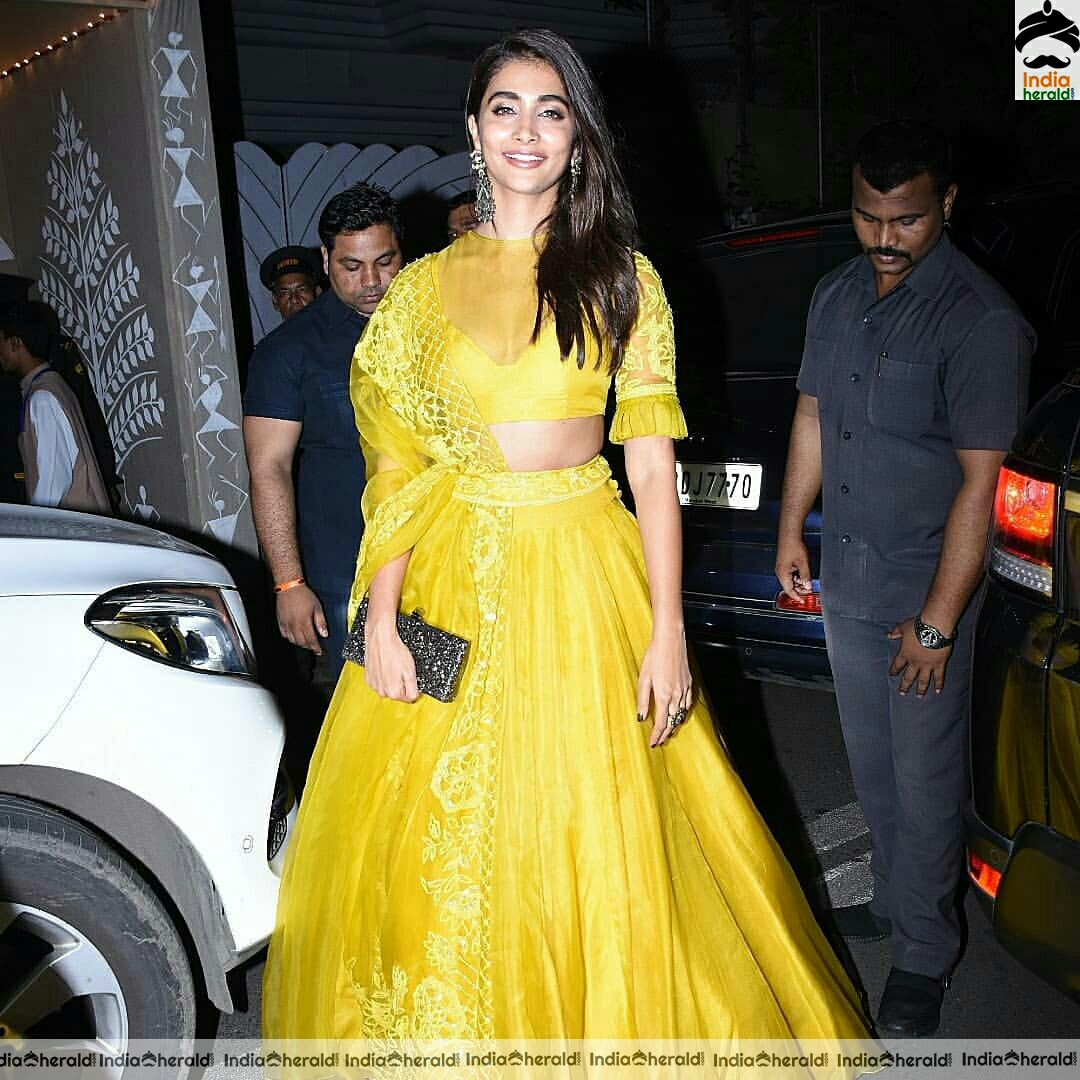 Pooja Hegde looking super hot in Yellow Cleavage baring choli