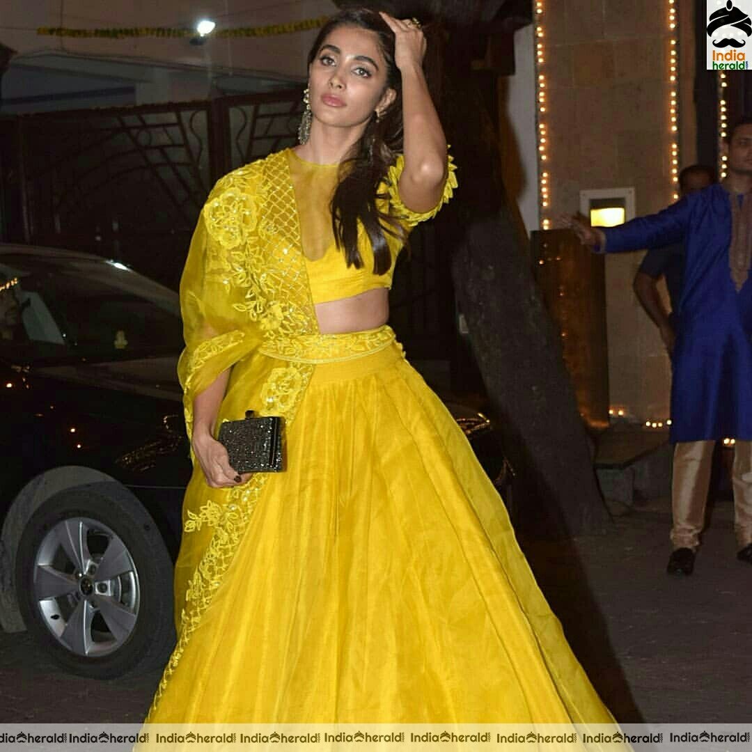 Pooja Hegde looking super hot in Yellow Cleavage baring choli