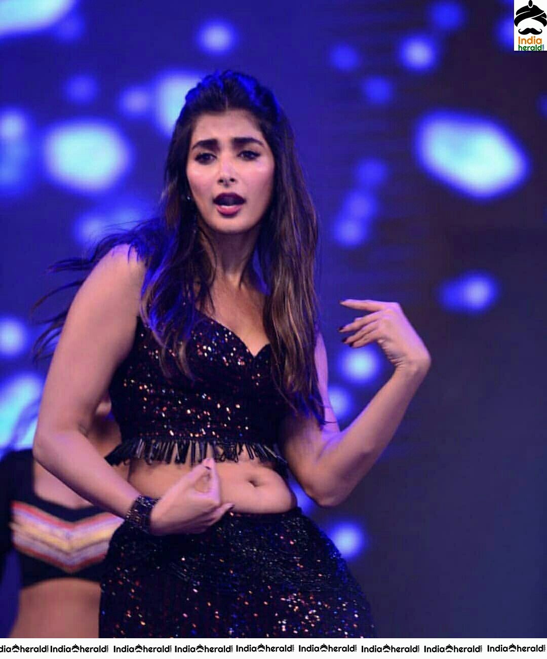 Pooja Hegde Shows Her Hot Sexy Cleavage And Navel In Dance Show