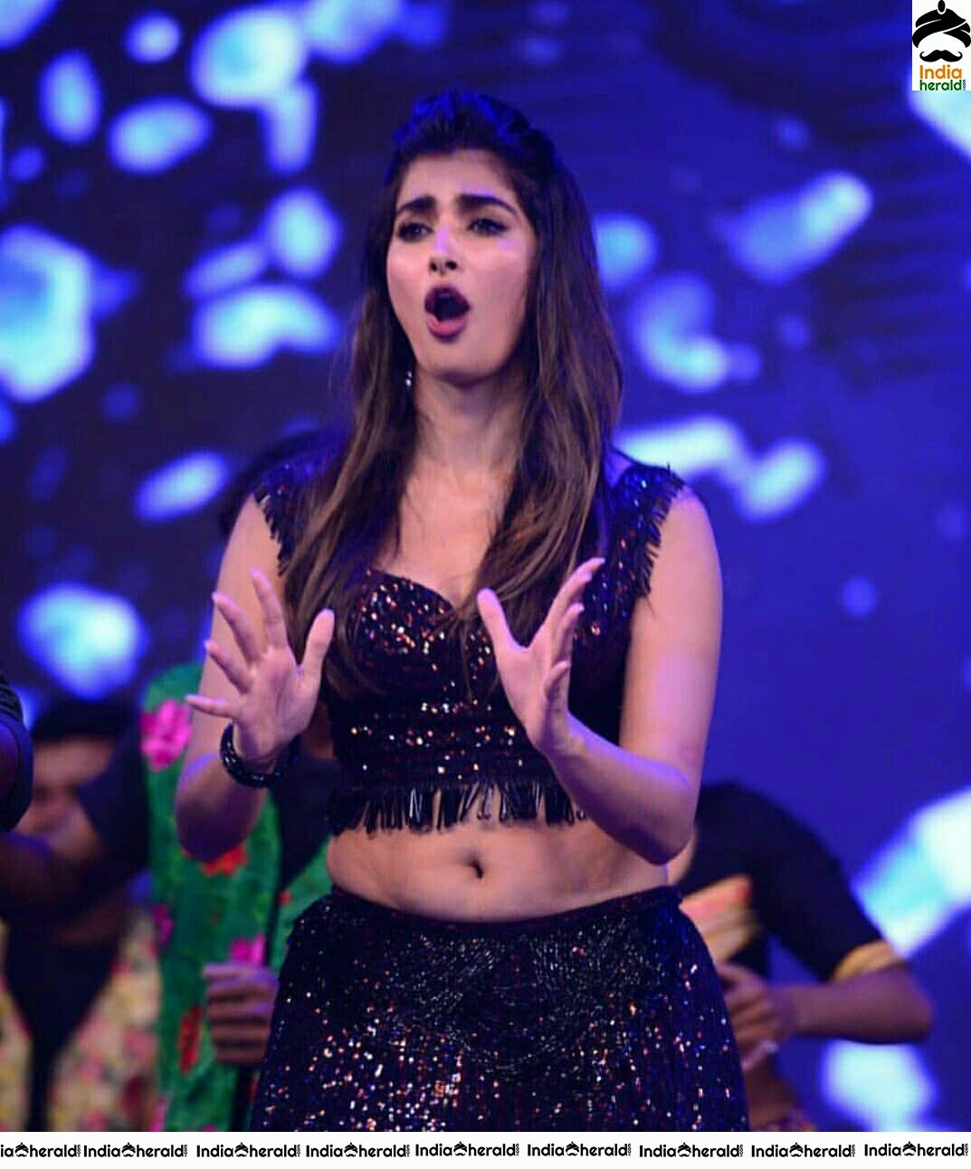 Pooja Hegde Shows Her Hot Sexy Cleavage And Navel In Dance Show