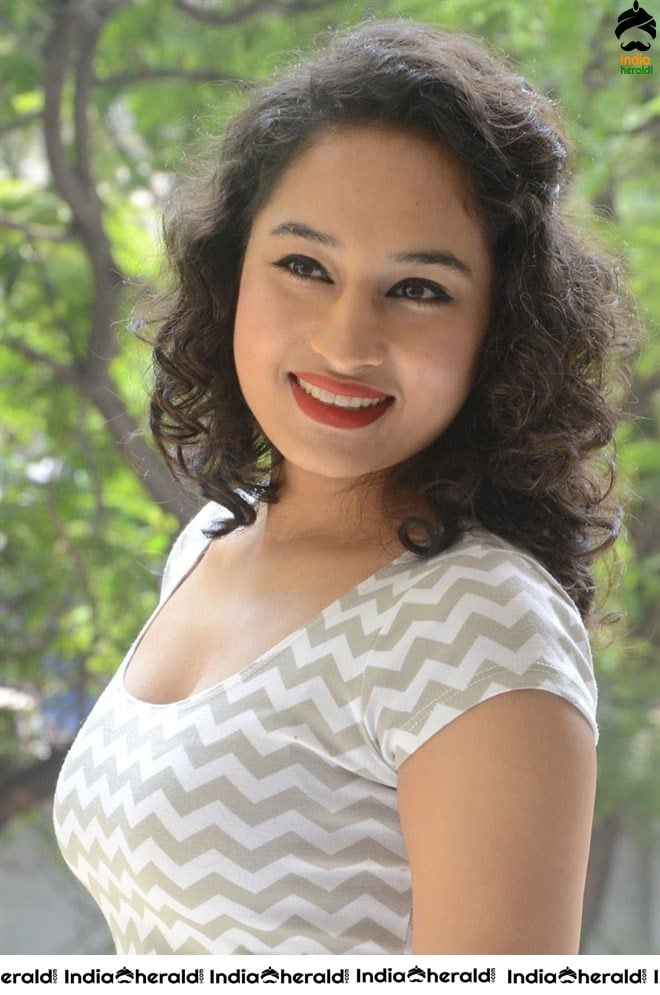 Pooja Ramachandran Will give Lustful Desires in these Sizzling Hot Photos Set 2