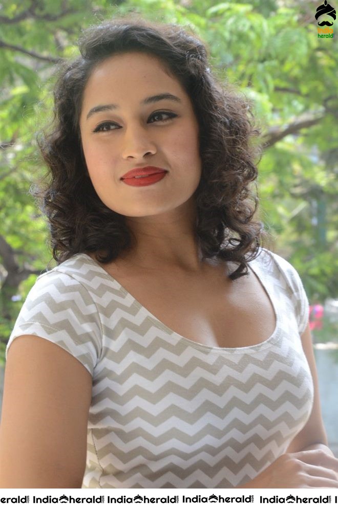 Pooja Ramachandran Will give Lustful Desires in these Sizzling Hot Photos Set 2