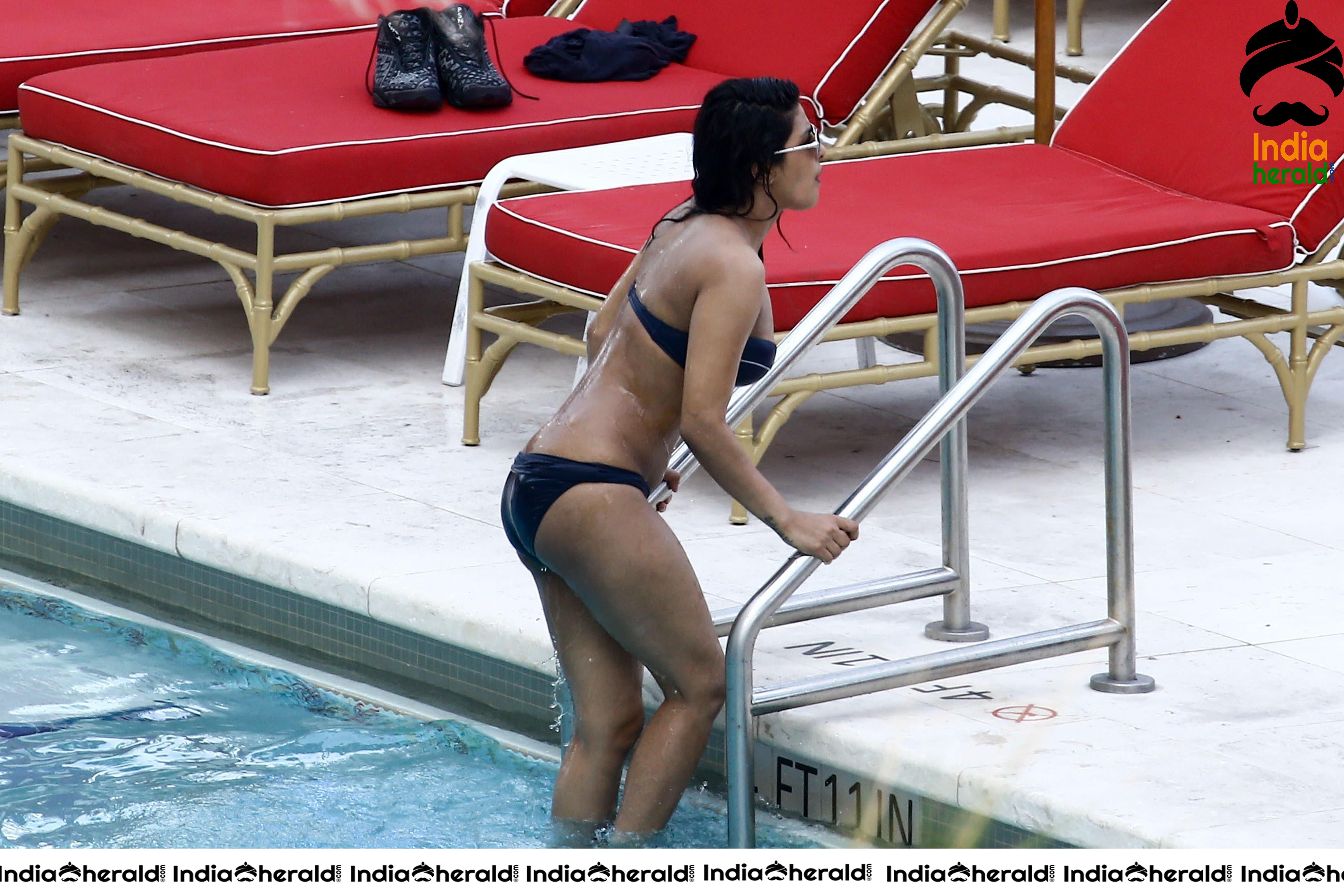 Priyanka Chopra HD Photos in Two Piece Bikini Exposing her Booty Set 3