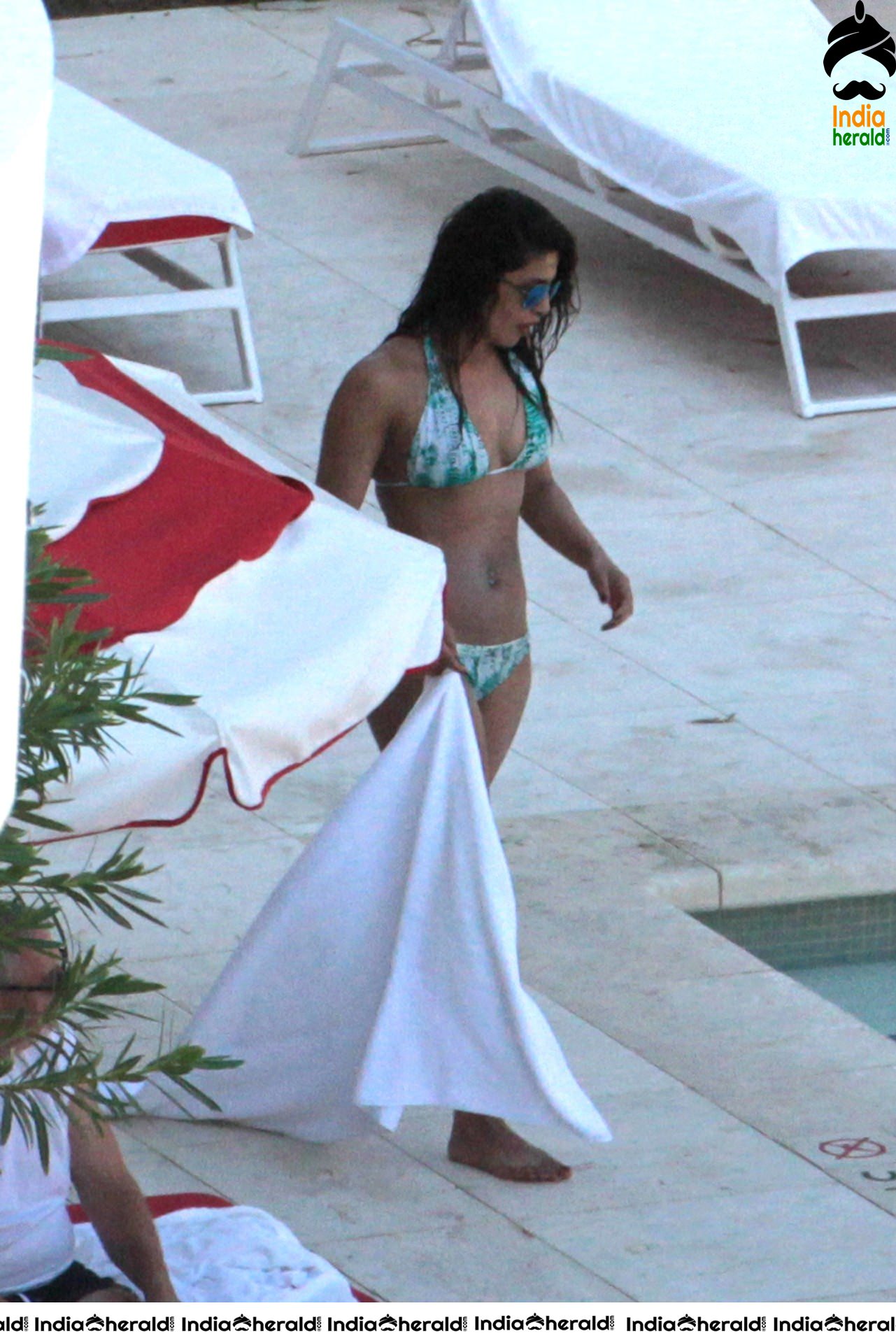 Priyanka Chopra Hot Photos in Bikini by pool side in Miami Set 3