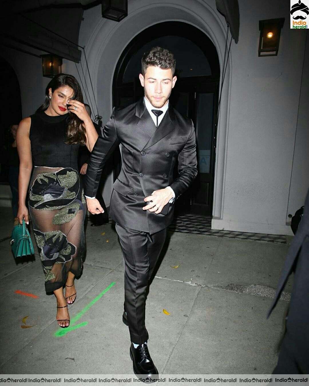 Priyanka Chopra Is Wearing Closed but Open Pants and teases our lust set 2