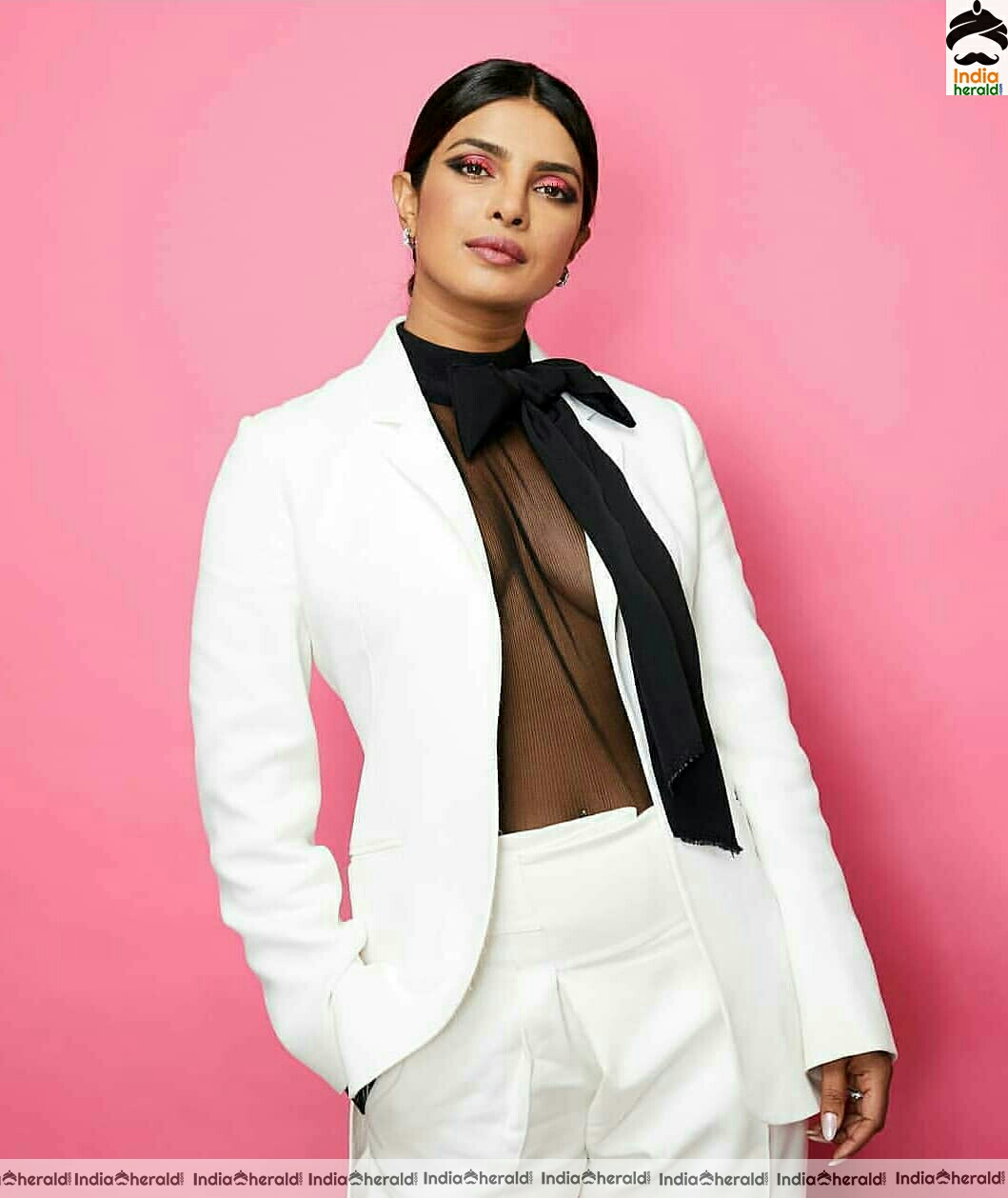 Priyanka chopra Sizzling Hot Clicks
