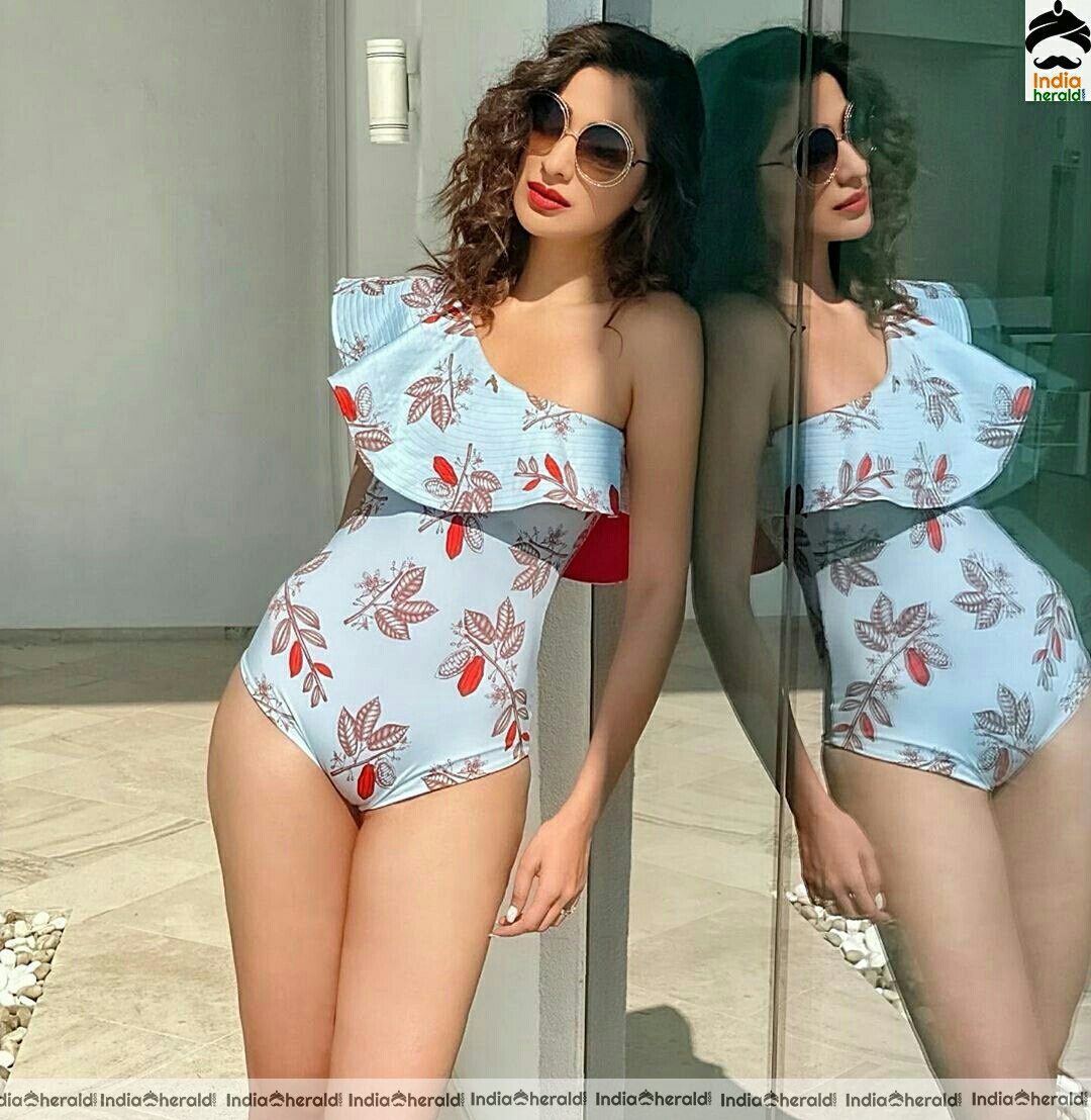 Raai laxmi hot latest Bikini stills