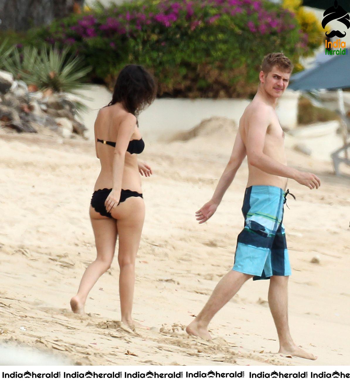 Rachel Bilson Caught in Bikini while enjoying in Beach wih boyfriend Set 1