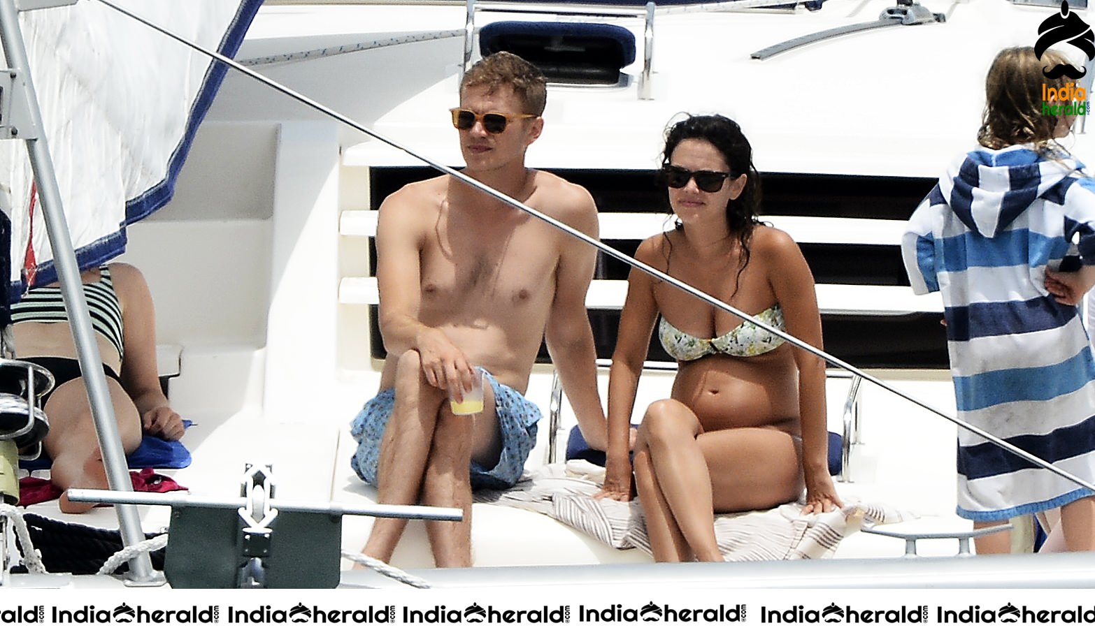 Rachel Bilson flaunts her baby bump in Bikini on a boat in Barbados Set 1