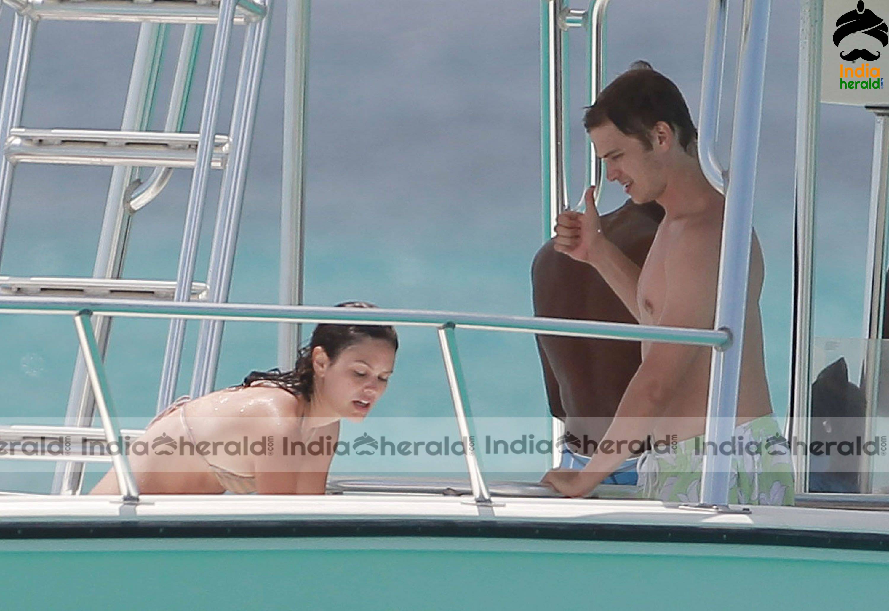 Rachel Bilson Wearing a bikini and Enjoying in Yacht at Barbados Set 5