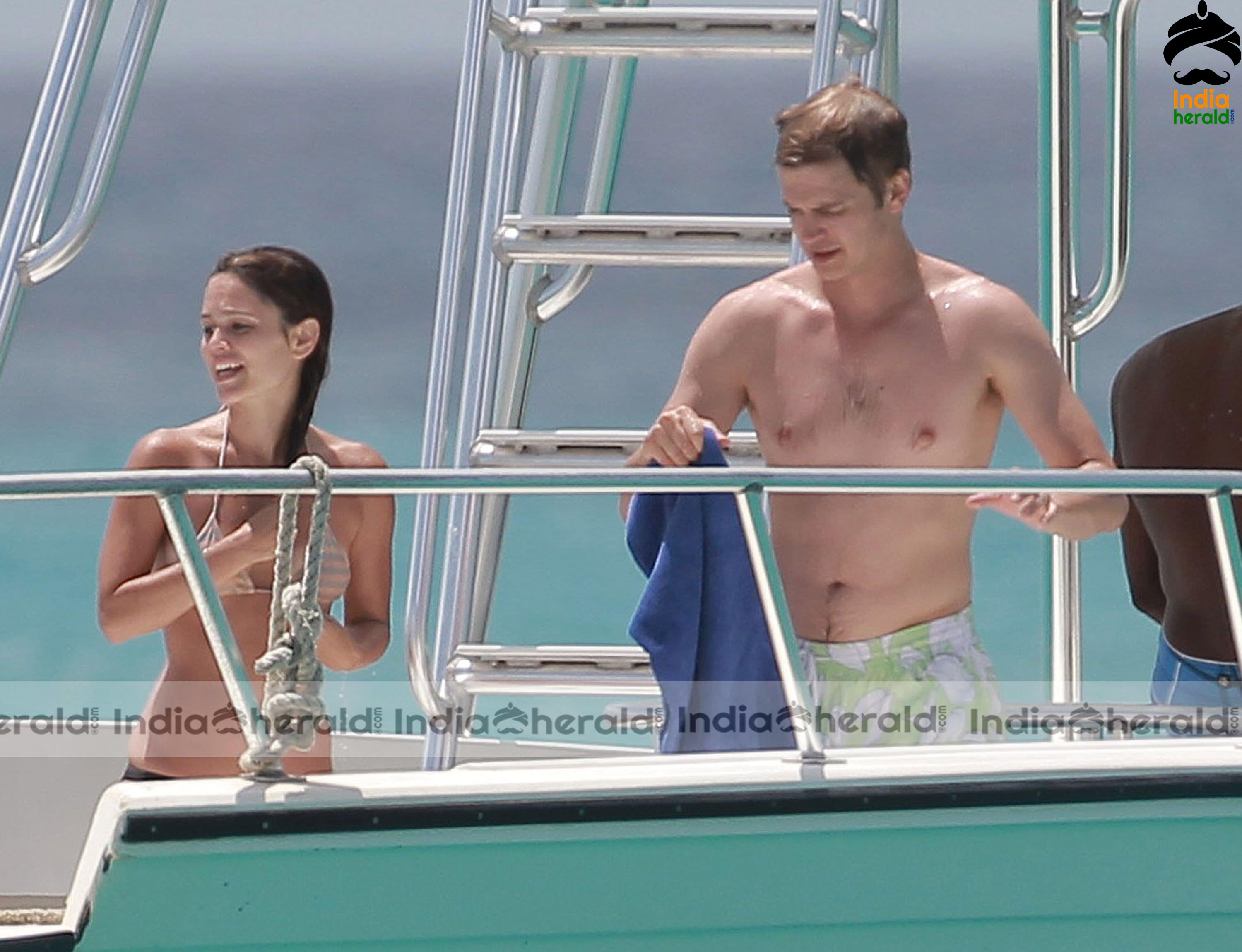 Rachel Bilson Wearing a bikini and Enjoying in Yacht at Barbados Set 5