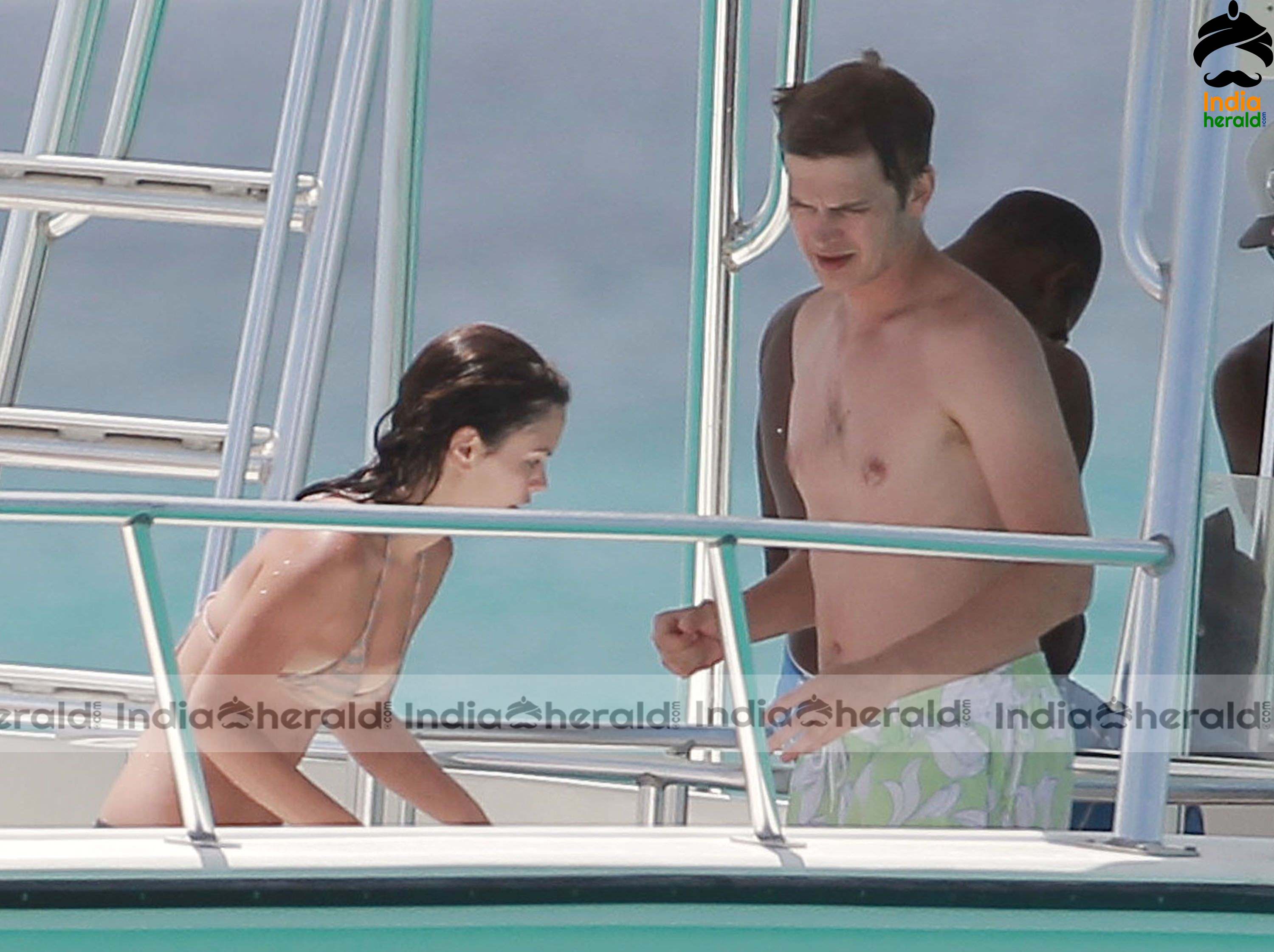 Rachel Bilson Wearing a bikini and Enjoying in Yacht at Barbados Set 5