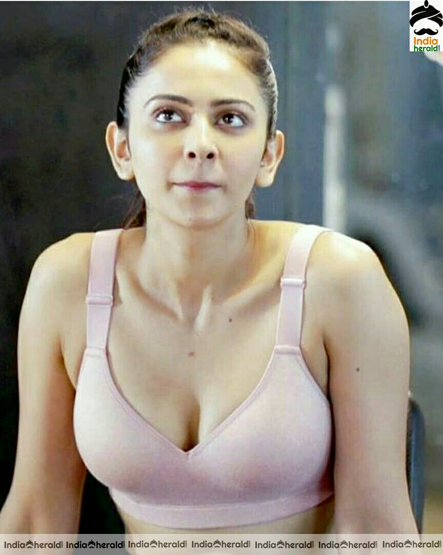 Rakul Preet Deep cleavage show in Sports Bra