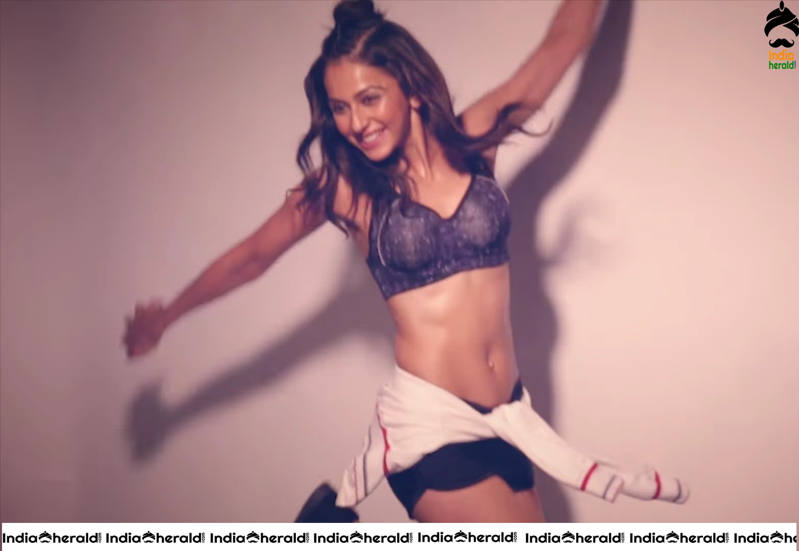 Rakul Preet Hot Unseen Photoshoot in Sports Bra and Spandex Set 1