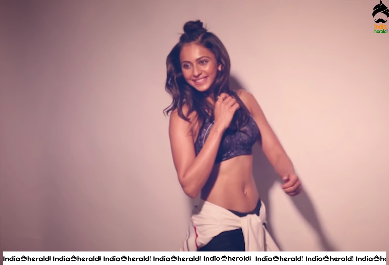 Rakul Preet Hot Unseen Photoshoot in Sports Bra and Spandex Set 1