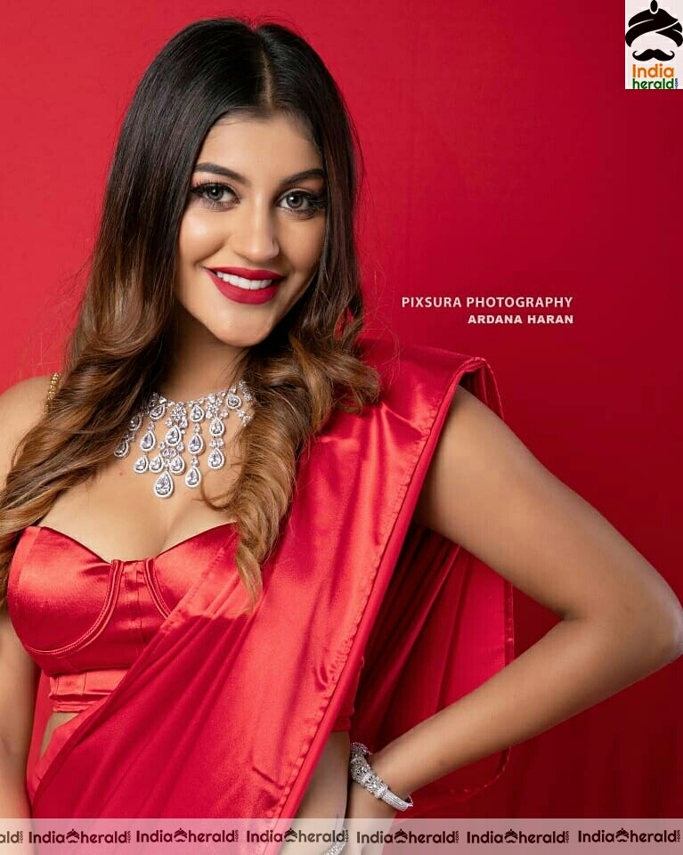 Red Hot Yashika Aannand Recent Sexy Photoshoot