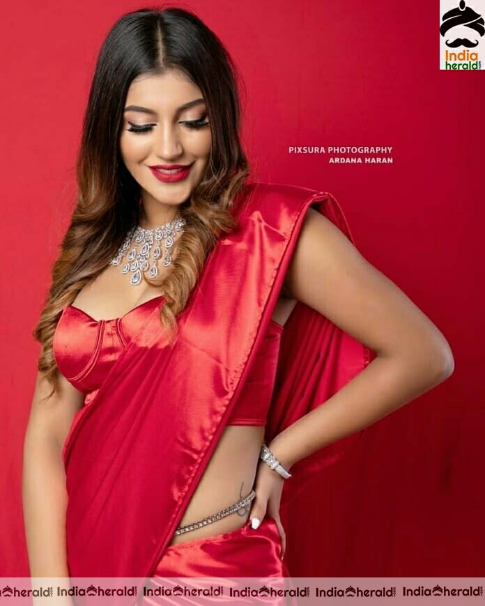 Red Hot Yashika Aannand Recent Sexy Photoshoot