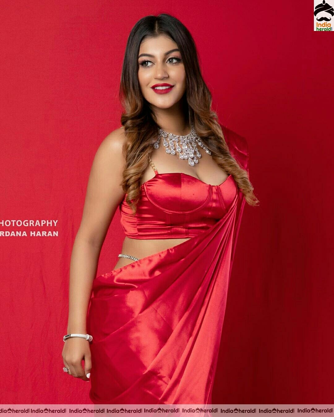 Red Hot Yashika Aannand Recent Sexy Photoshoot