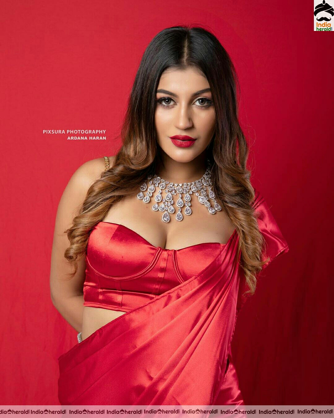 Red Hot Yashika Aannand Recent Sexy Photoshoot