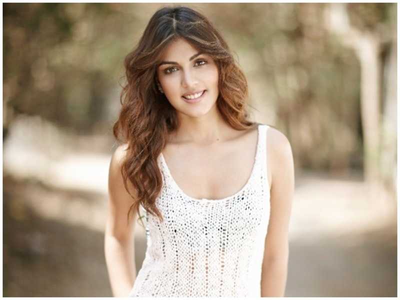 Rhea Chakraborty Hot Sexy Photos