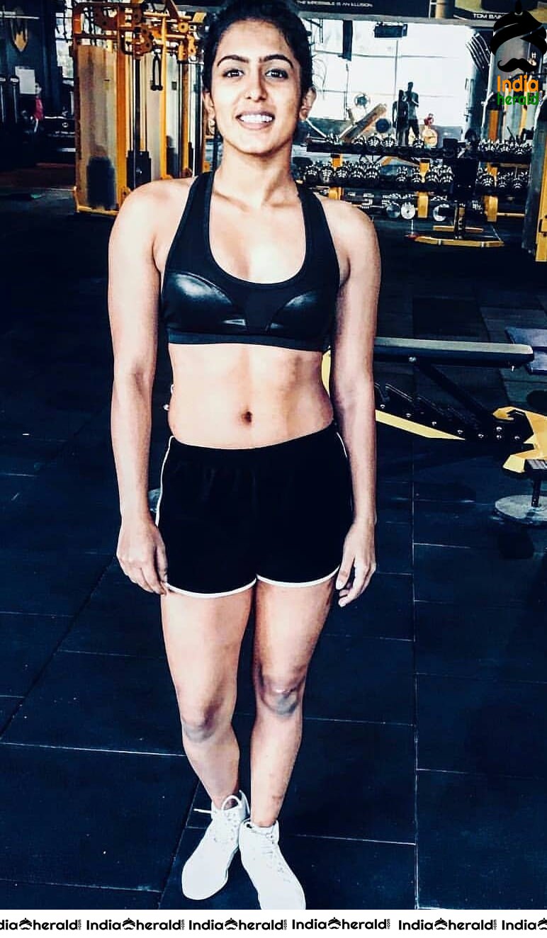 Samyuktha Hegde Latest Hot Photos exposing her sexy assets