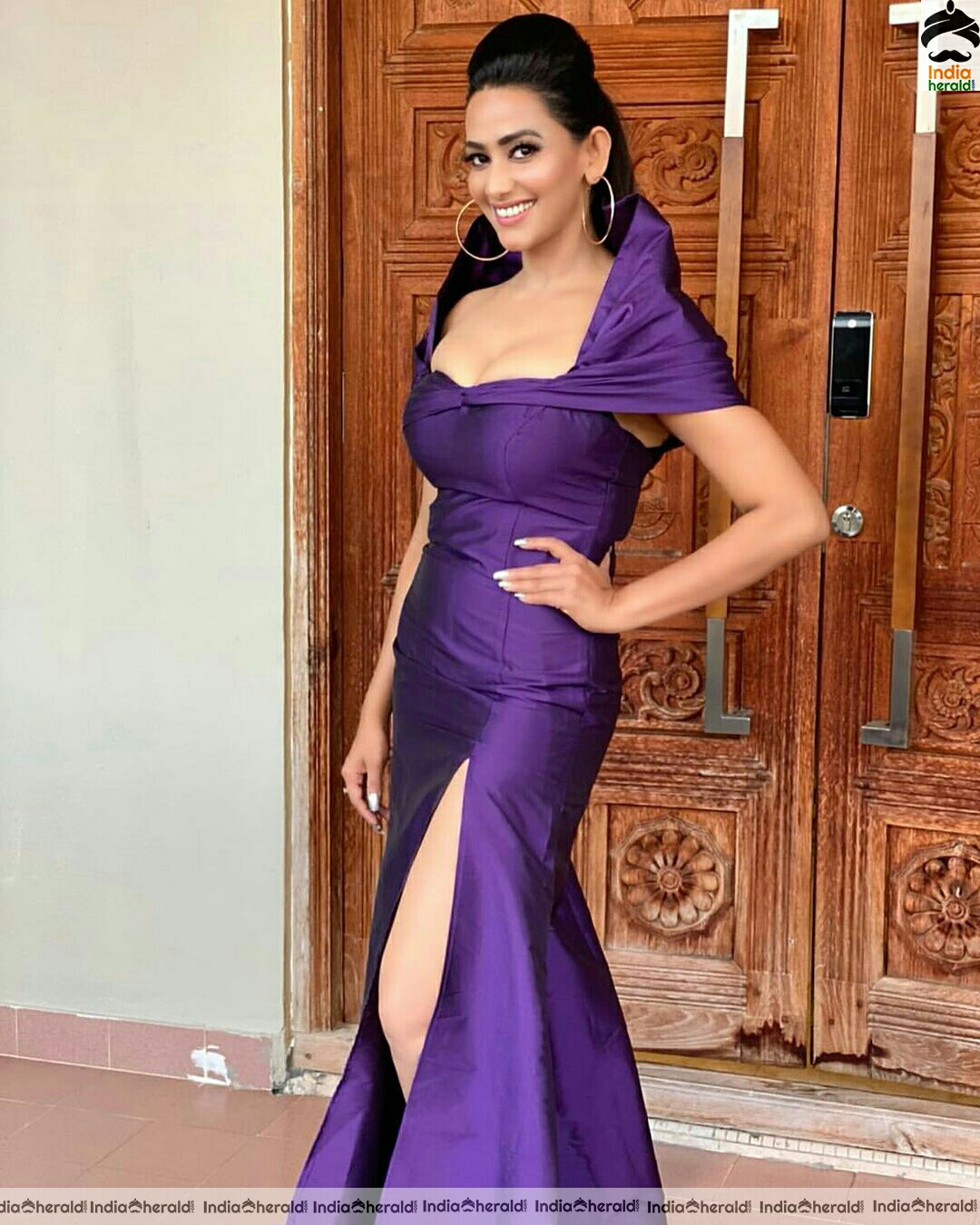 Sanjana Singh Hot Photo Stills Set 2