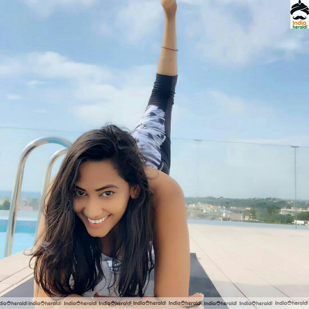Sanjana Singh Hot Sexposing in Yoga time