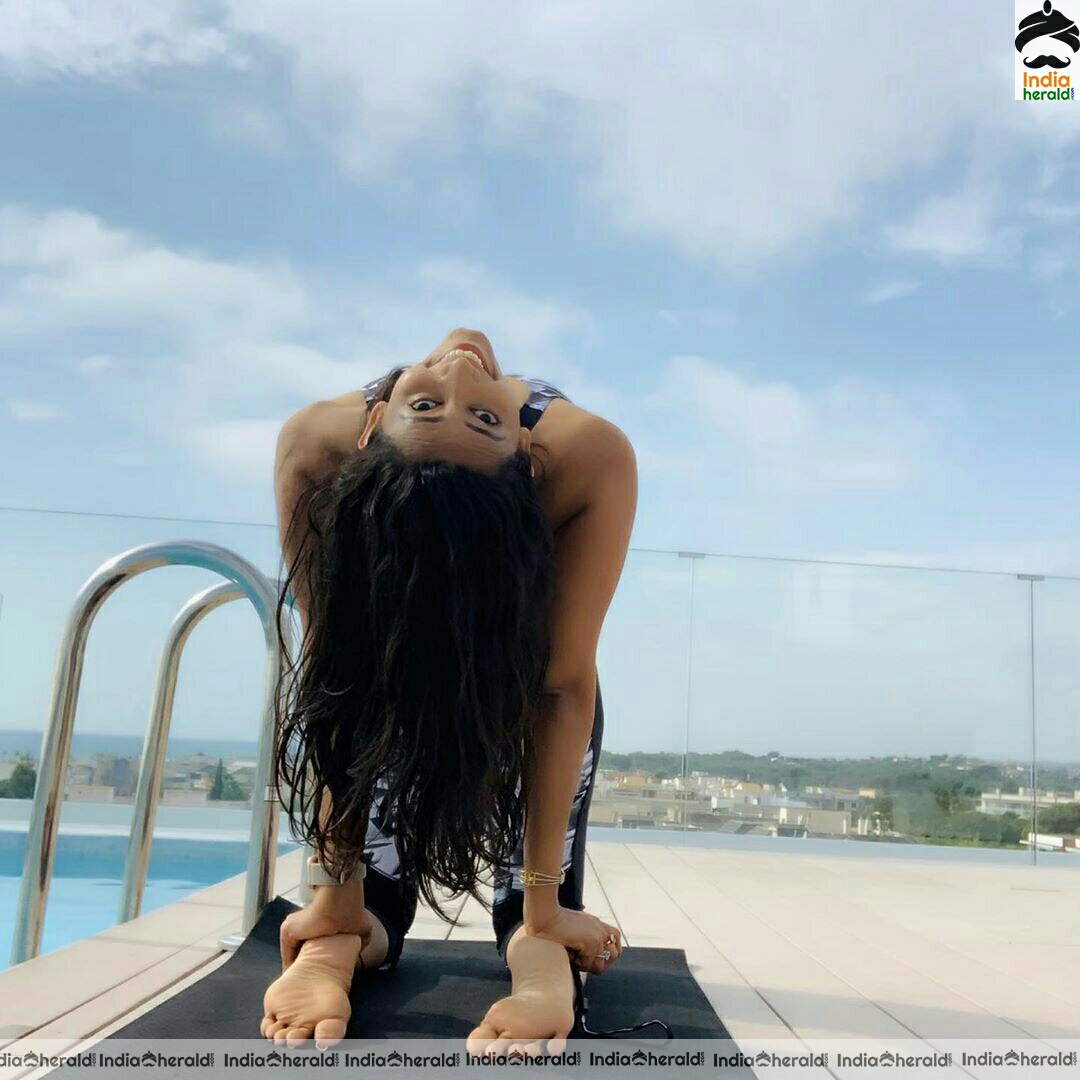 Sanjana Singh Hot Sexposing in Yoga time