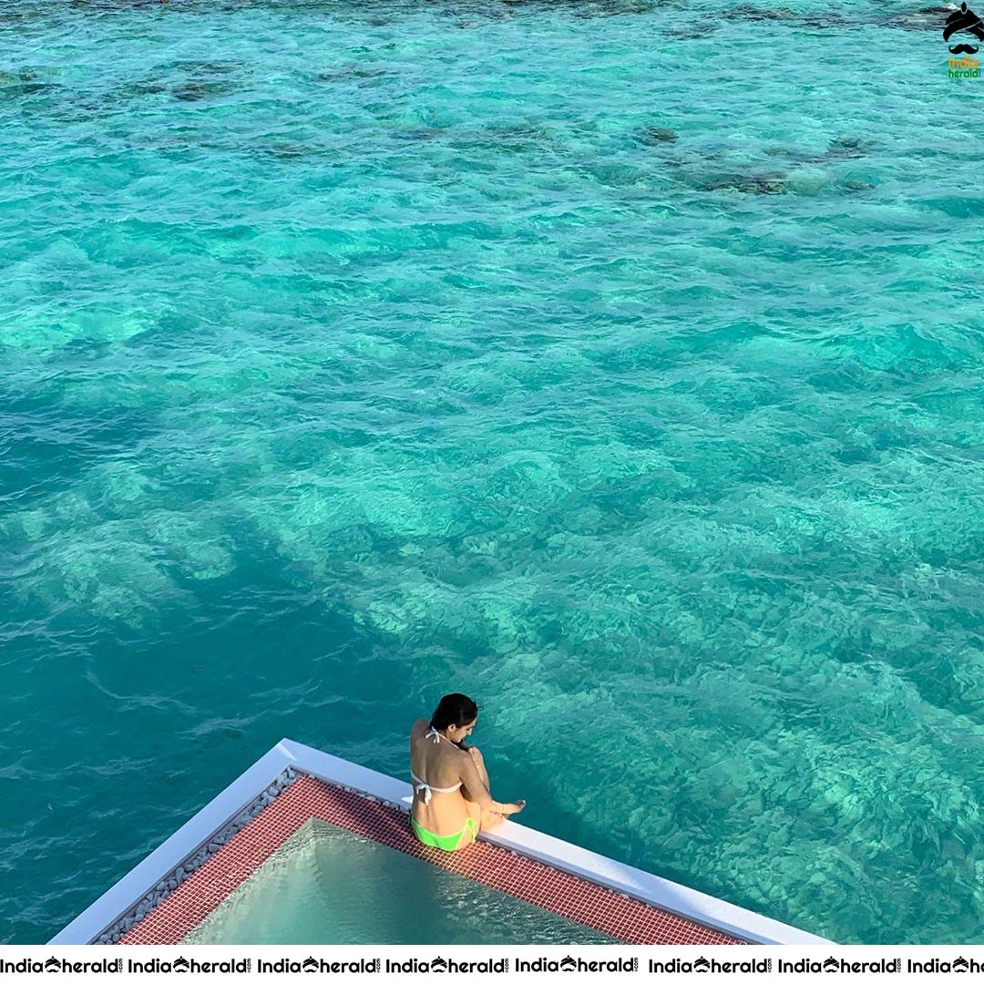 Sara Ali Khan Caught in Bikini while enjoying a vacation at Maldives