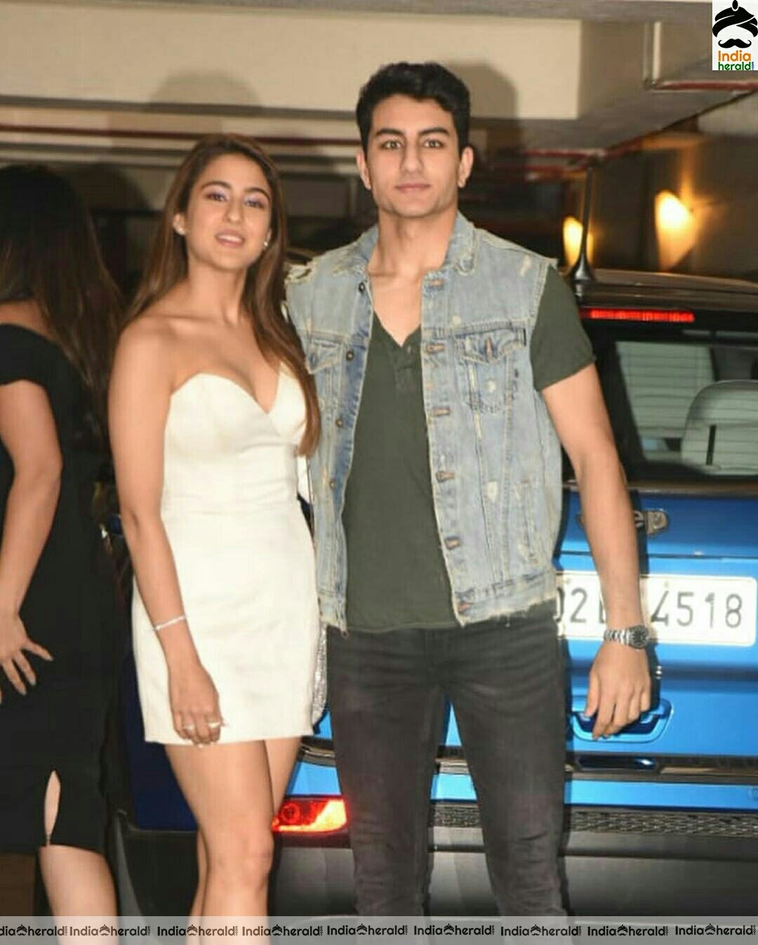 Sara Ali Khan Hot Cleavage show in white dress