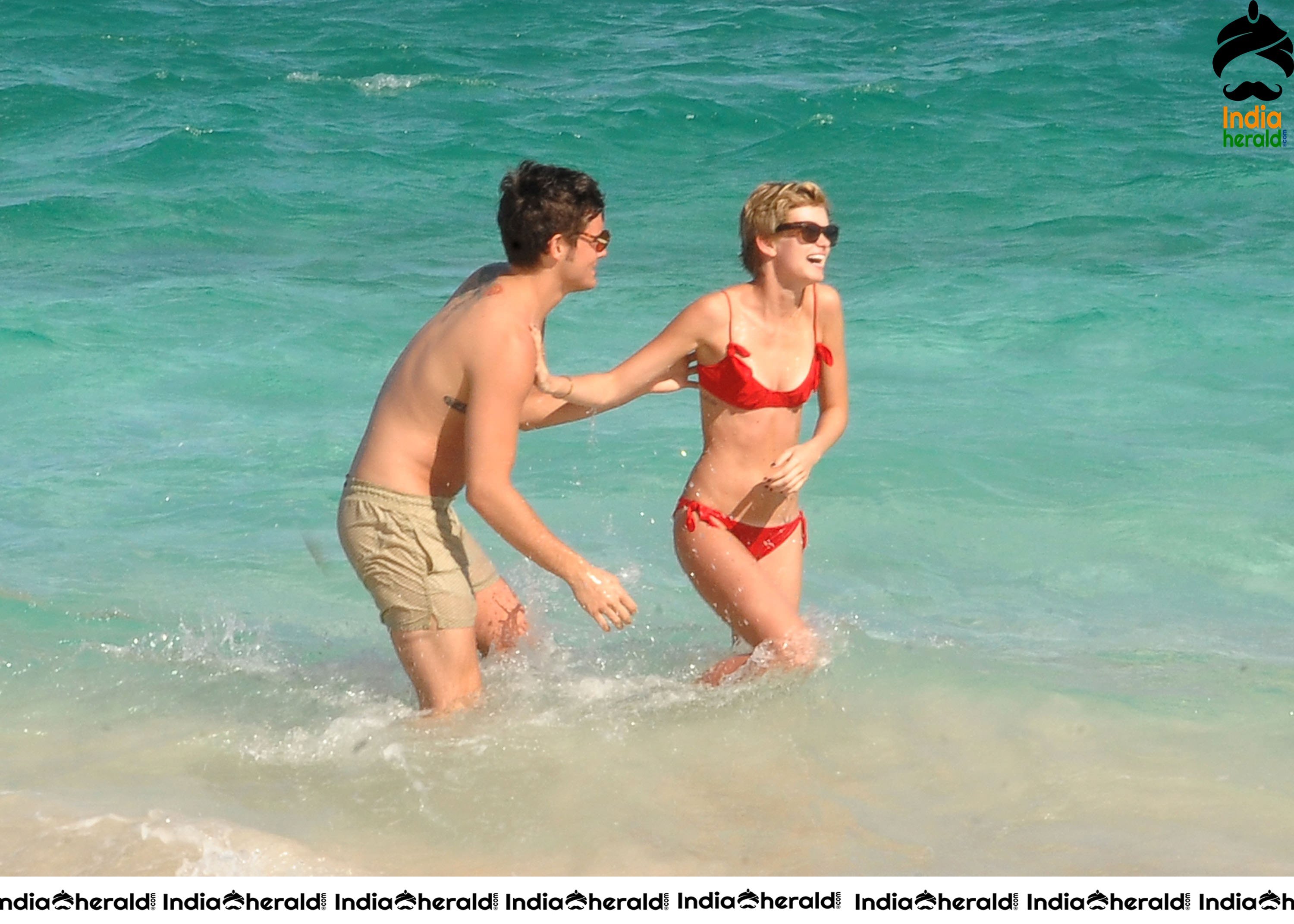 Sara Paxton Red Hot Bikini Candids Set 2