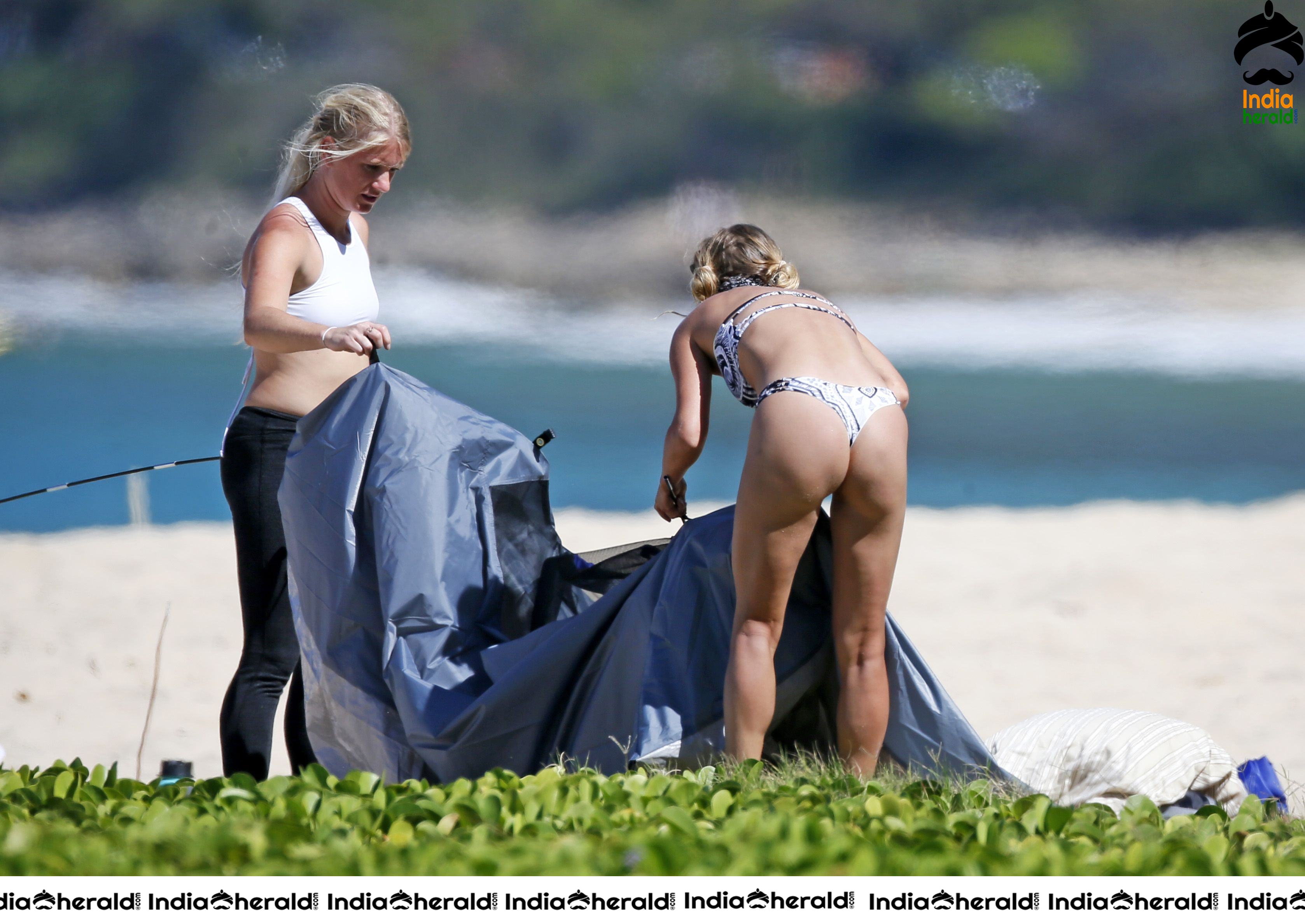 Sara Underwood seen in Bikini at Hawaii