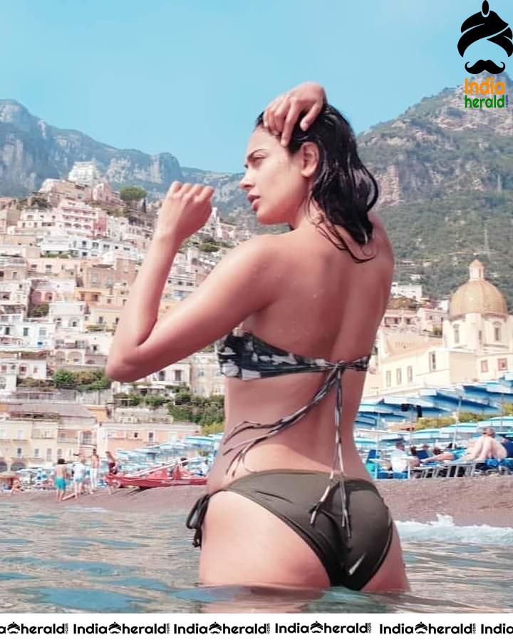 Sarah Jane Dias Hot Bikini Photos to tease your temptations