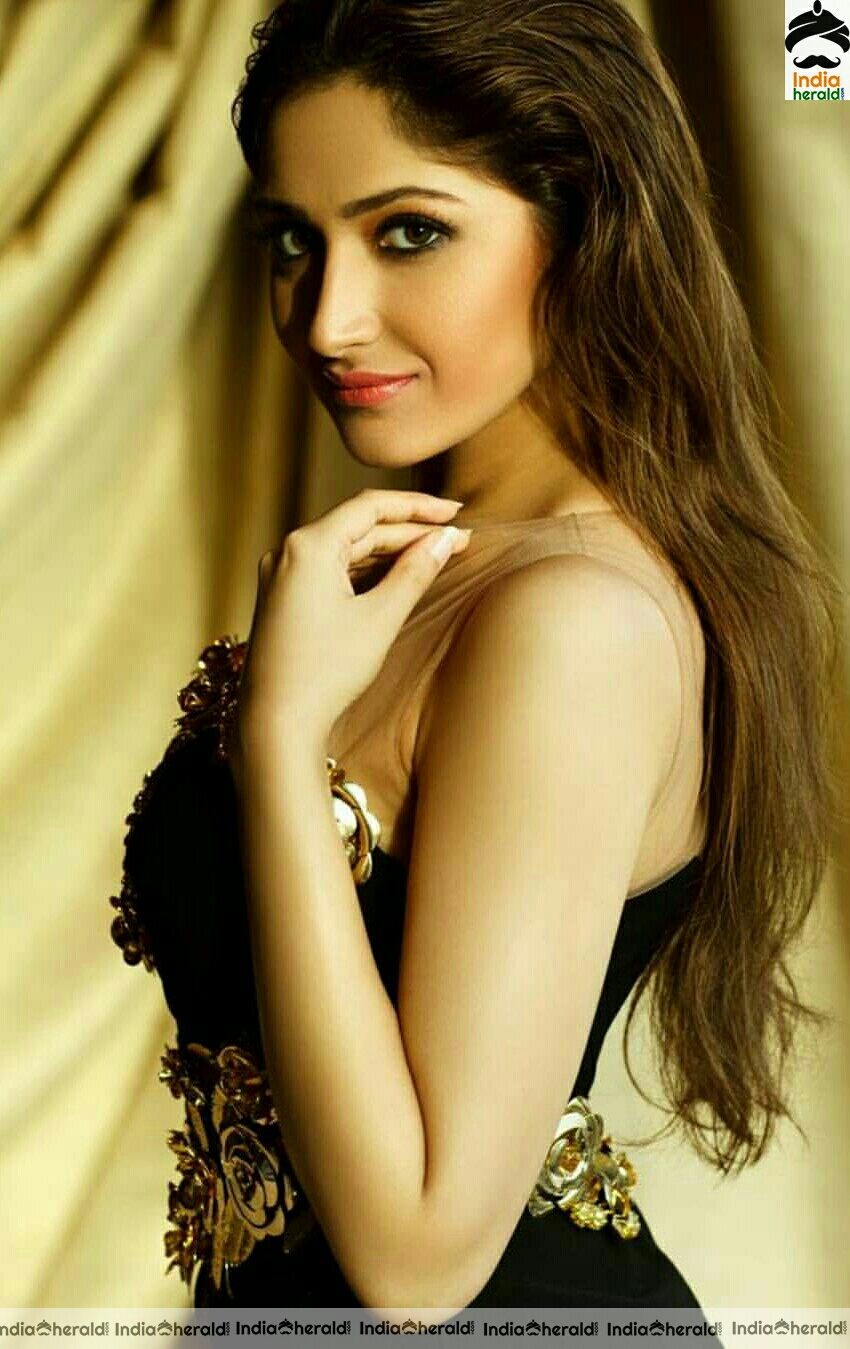 Sayyesha Hot Compilation Photo Stills