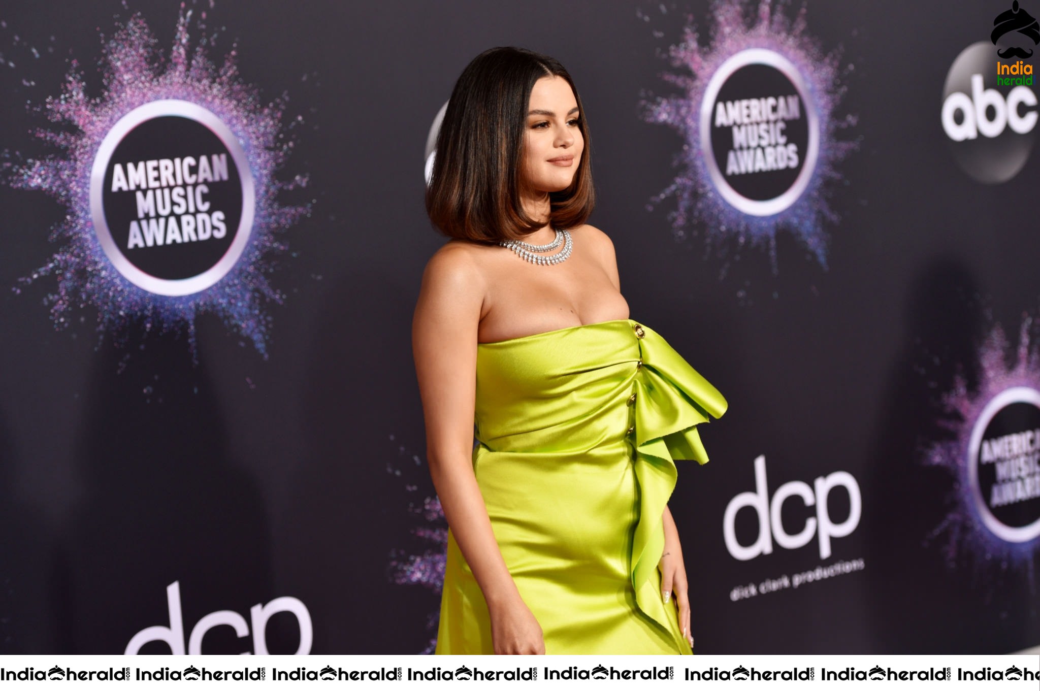 Selena Gomez at the 2019 American Music Awards in Los Angeles Set 2