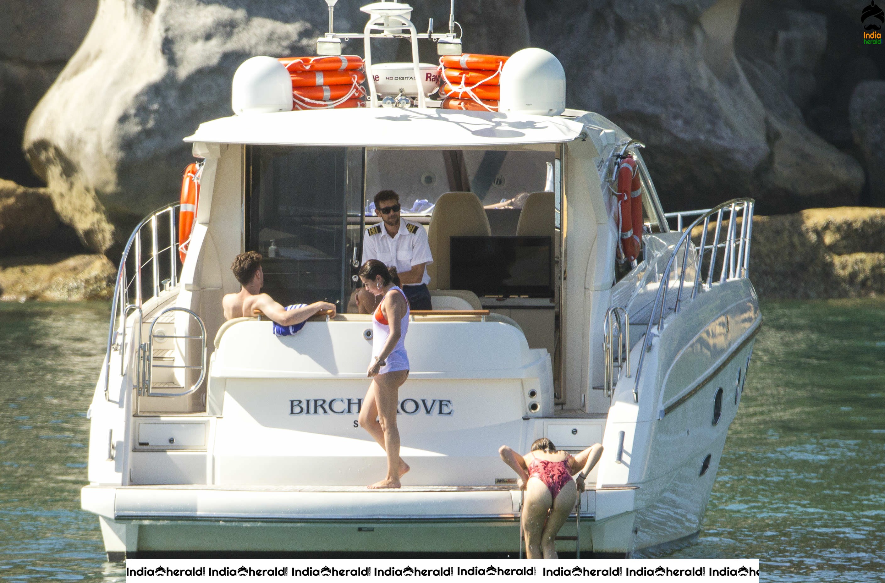 Selena Gomez Caught in Bikini while enjoying a vacay in a Yacht Set 2
