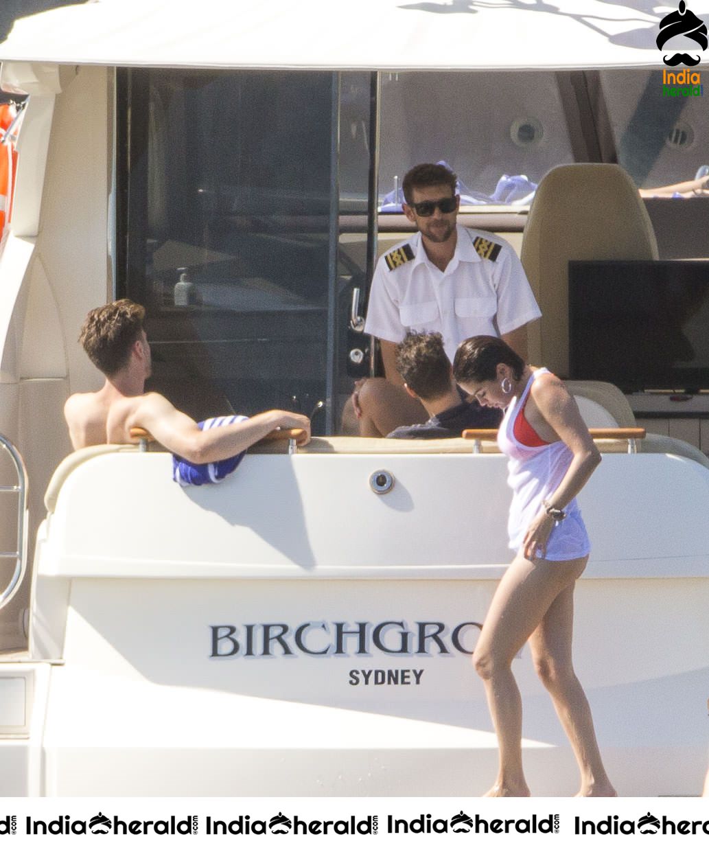 Selena Gomez Caught in Bikini while enjoying a vacay in a Yacht Set 2