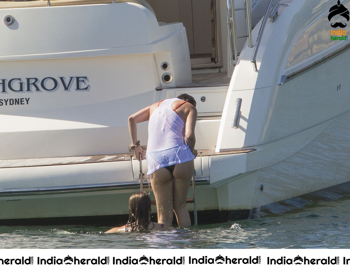 Selena Gomez Caught in Bikini while enjoying a vacay in a Yacht Set 2