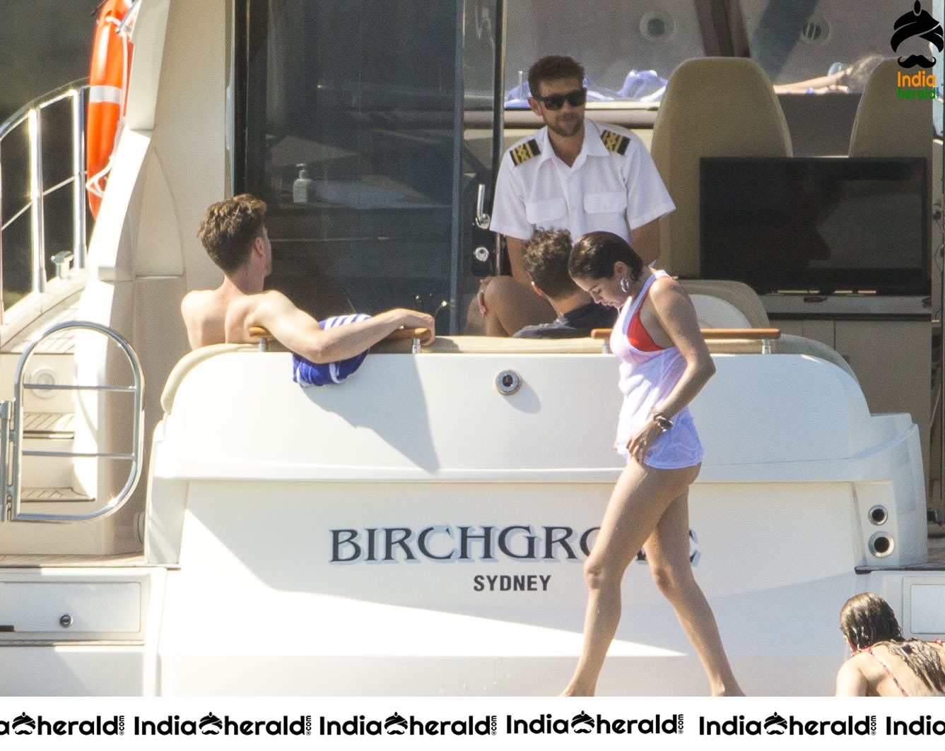 Selena Gomez Caught in Bikini while enjoying a vacay in a Yacht Set 2