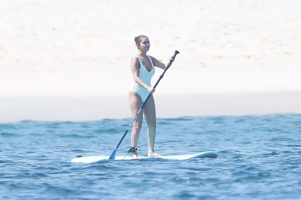 Selena Gomez In A White Bikini At A Beach In Punta Mita Set 1