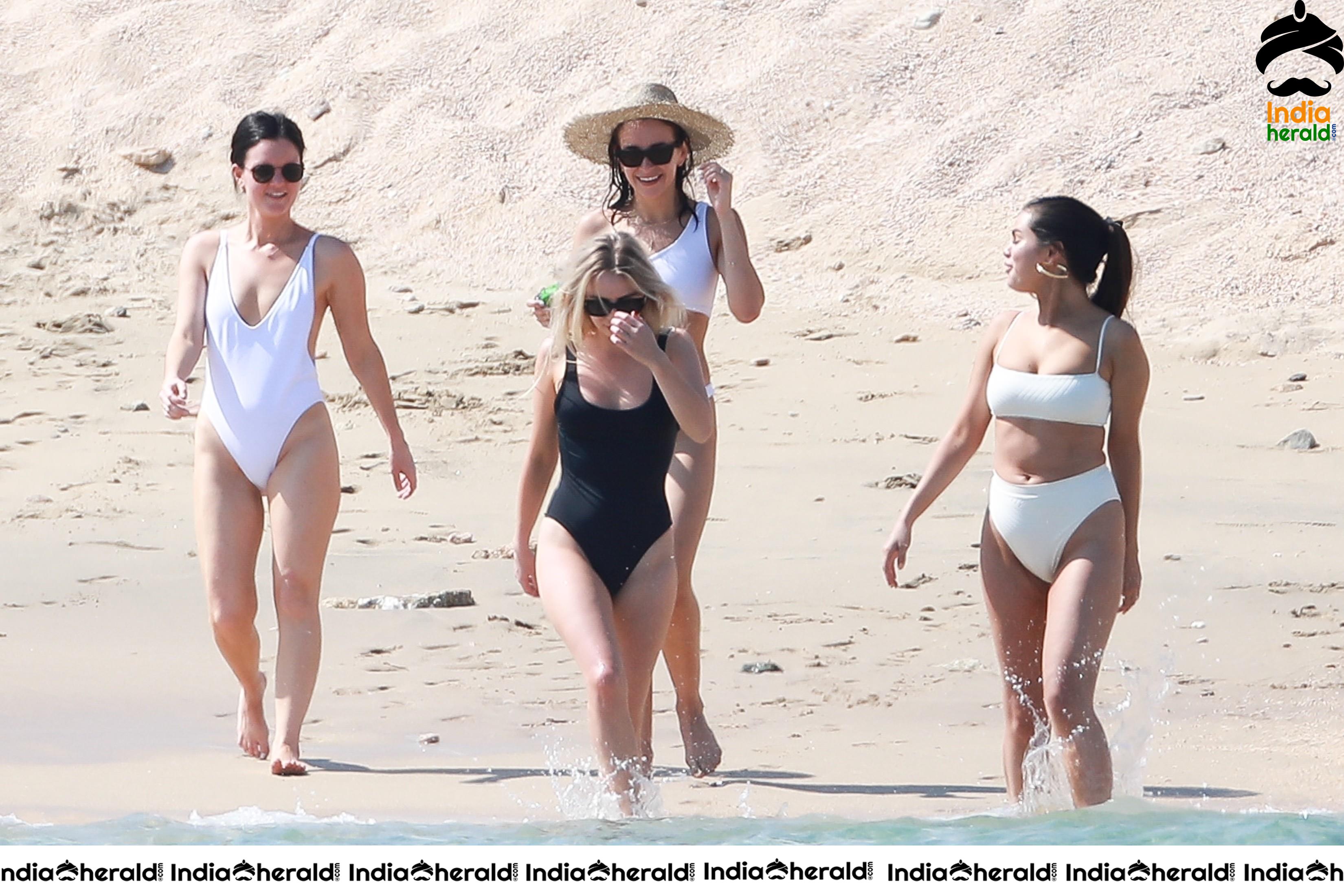 Selena Gomez Wearing A Bikini With Friends In A Beach Set 2