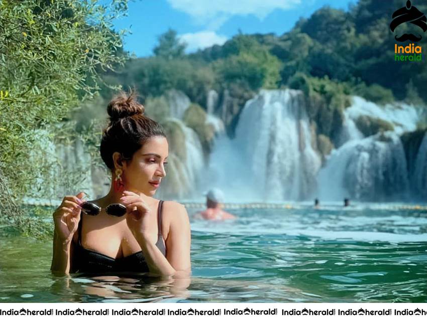 Shama Sikander Hottest Bikini Clicks Set 1