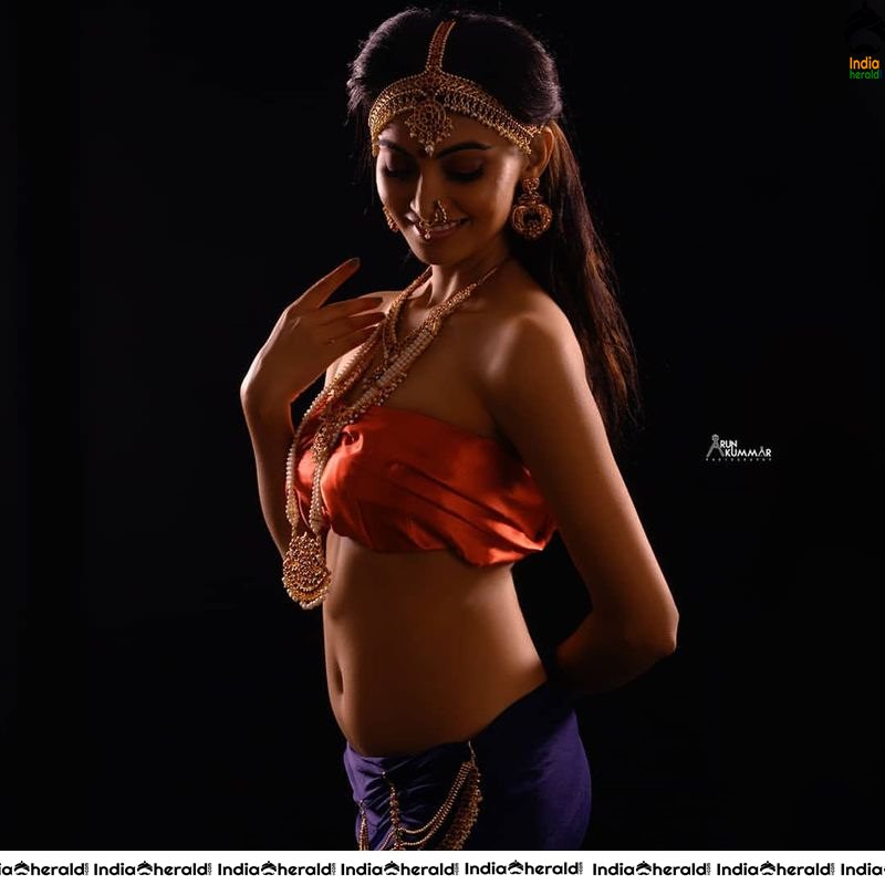 Shama Taj Hot Bikini and Tempting Hot Exposing Photos Collection Set 1