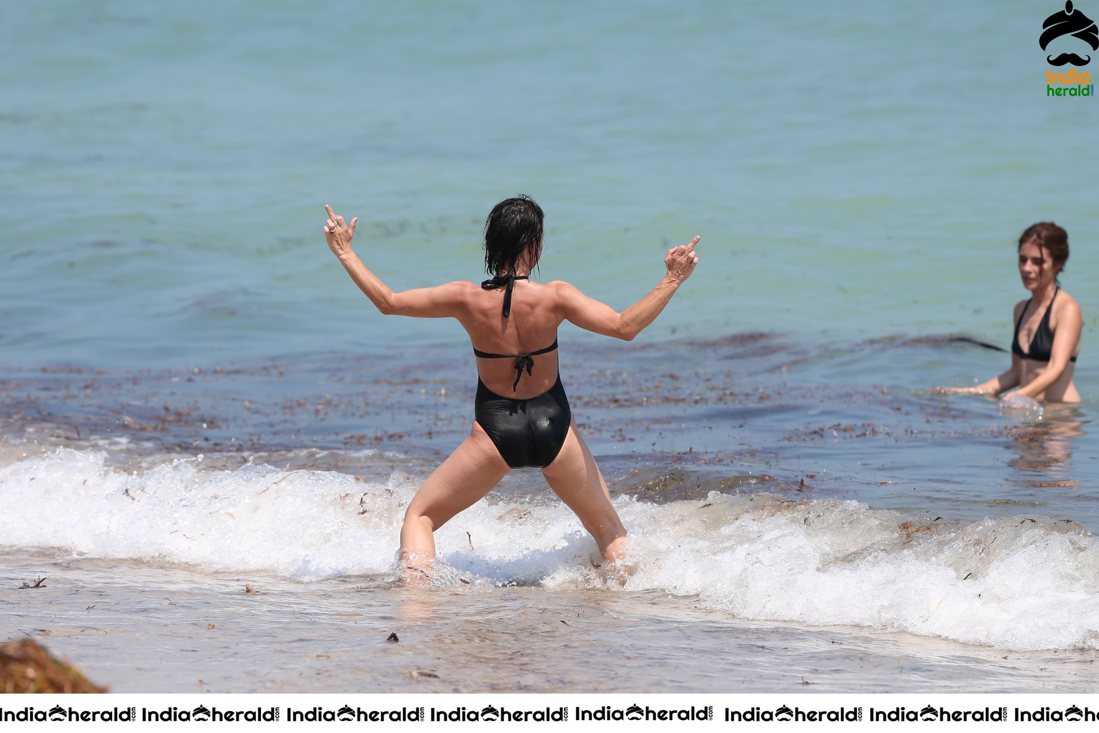 Shiri Appleby Wearing a Bikini at a Beach in Miami Set 2