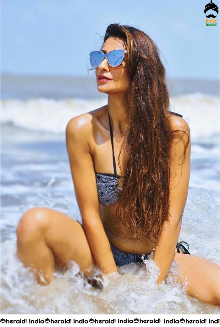 Shivalika Sharma Exposing Her Busty Hot Body in Bikini in these Hot Body Stills Set 2